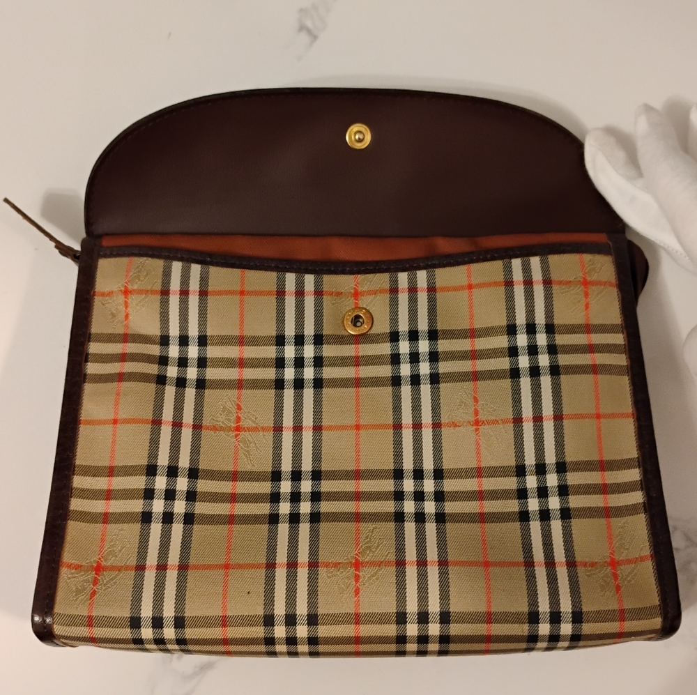 Burberrys Vintage Nova Check Clutch With Brown Leather - Picture 6 of 16